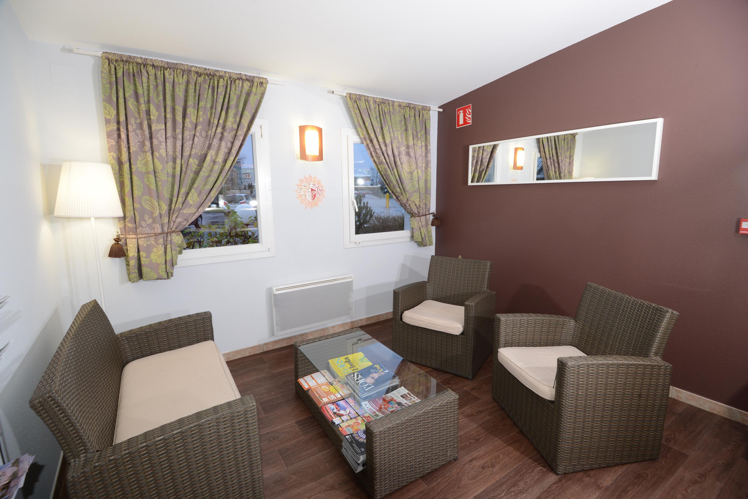B&B Hotel Strasbourg Aeroport Holtzheim Buitenkant foto