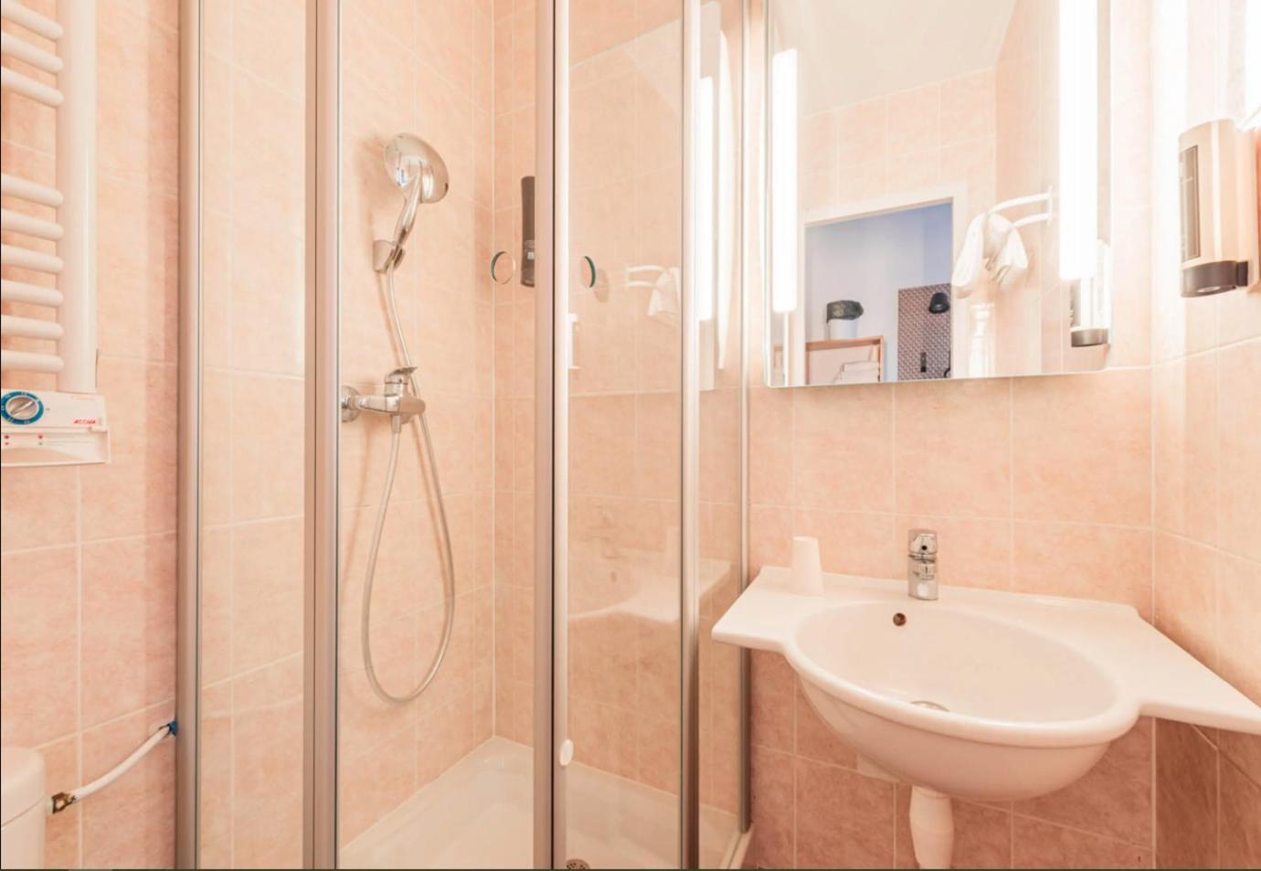 B&B Hotel Strasbourg Aeroport Holtzheim Buitenkant foto