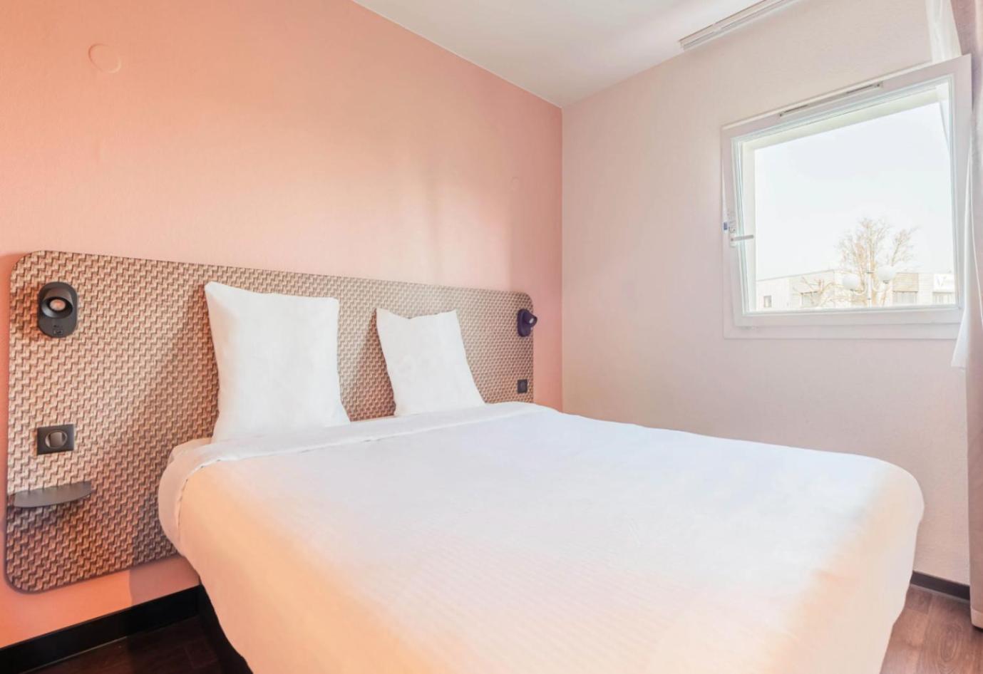 B&B Hotel Strasbourg Aeroport Holtzheim Buitenkant foto