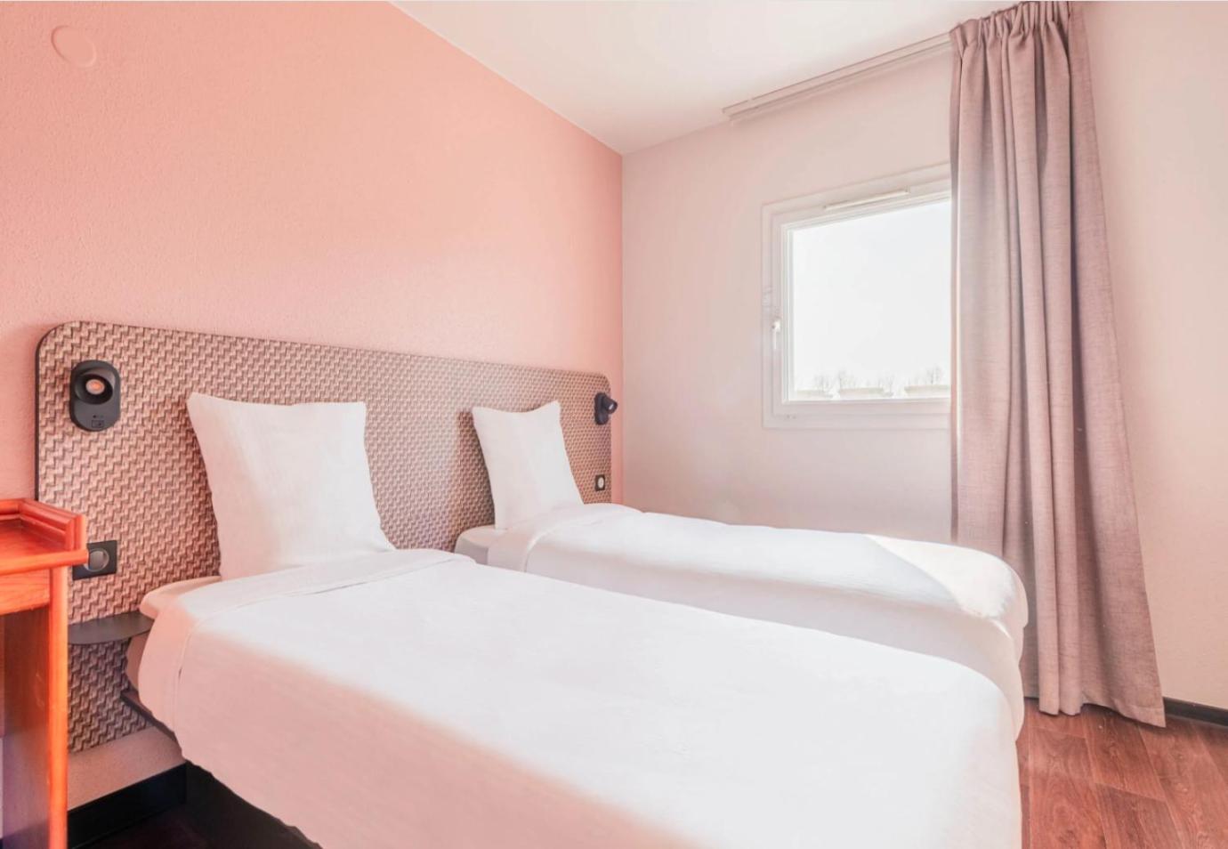 B&B Hotel Strasbourg Aeroport Holtzheim Buitenkant foto