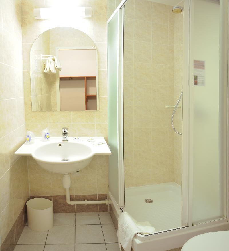 B&B Hotel Strasbourg Aeroport Holtzheim Buitenkant foto