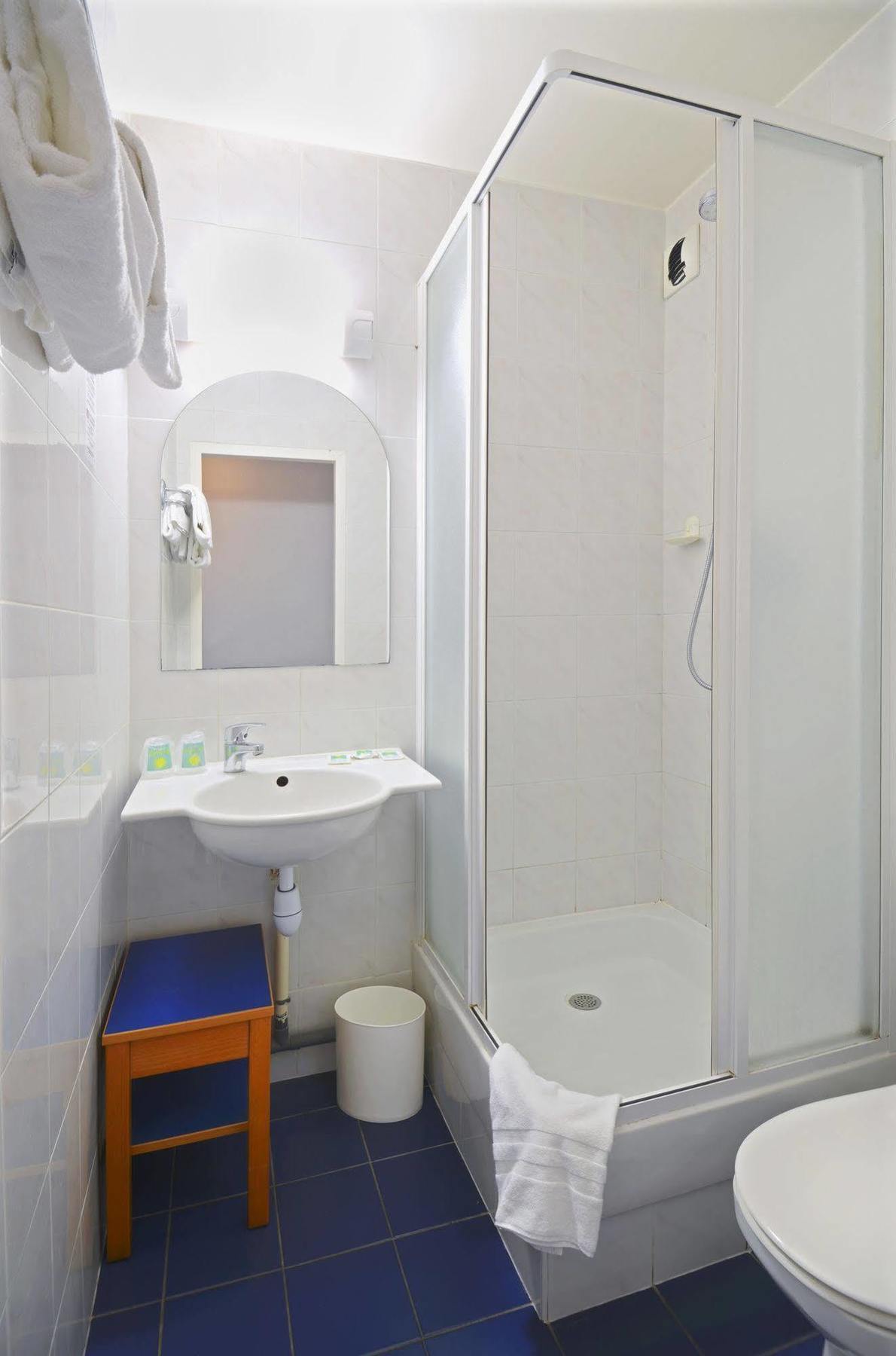 B&B Hotel Strasbourg Aeroport Holtzheim Buitenkant foto