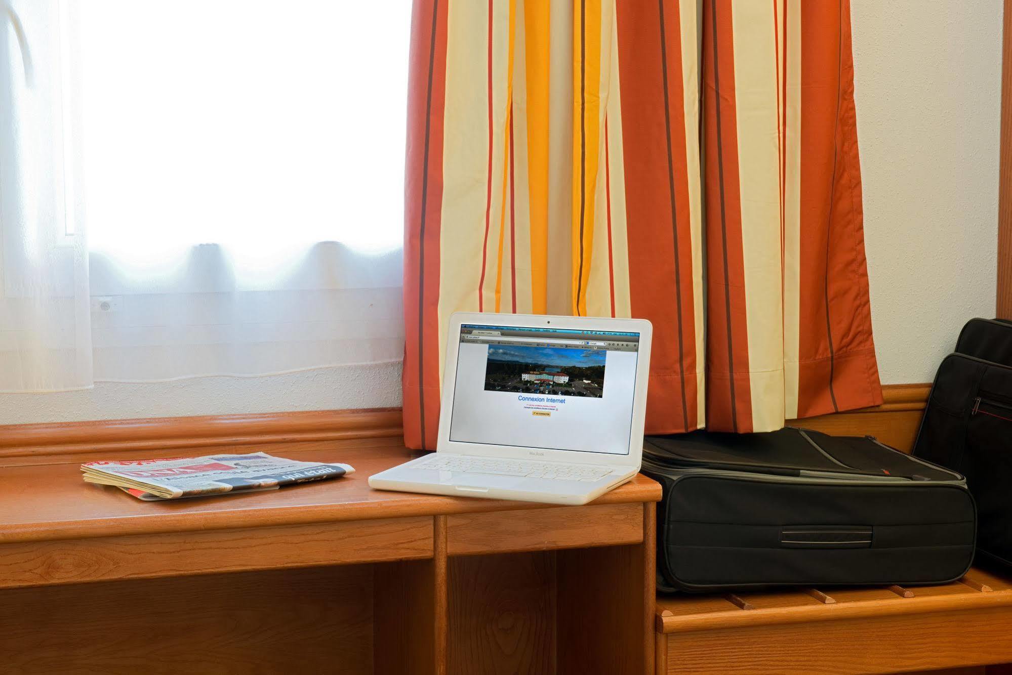 B&B Hotel Strasbourg Aeroport Holtzheim Buitenkant foto